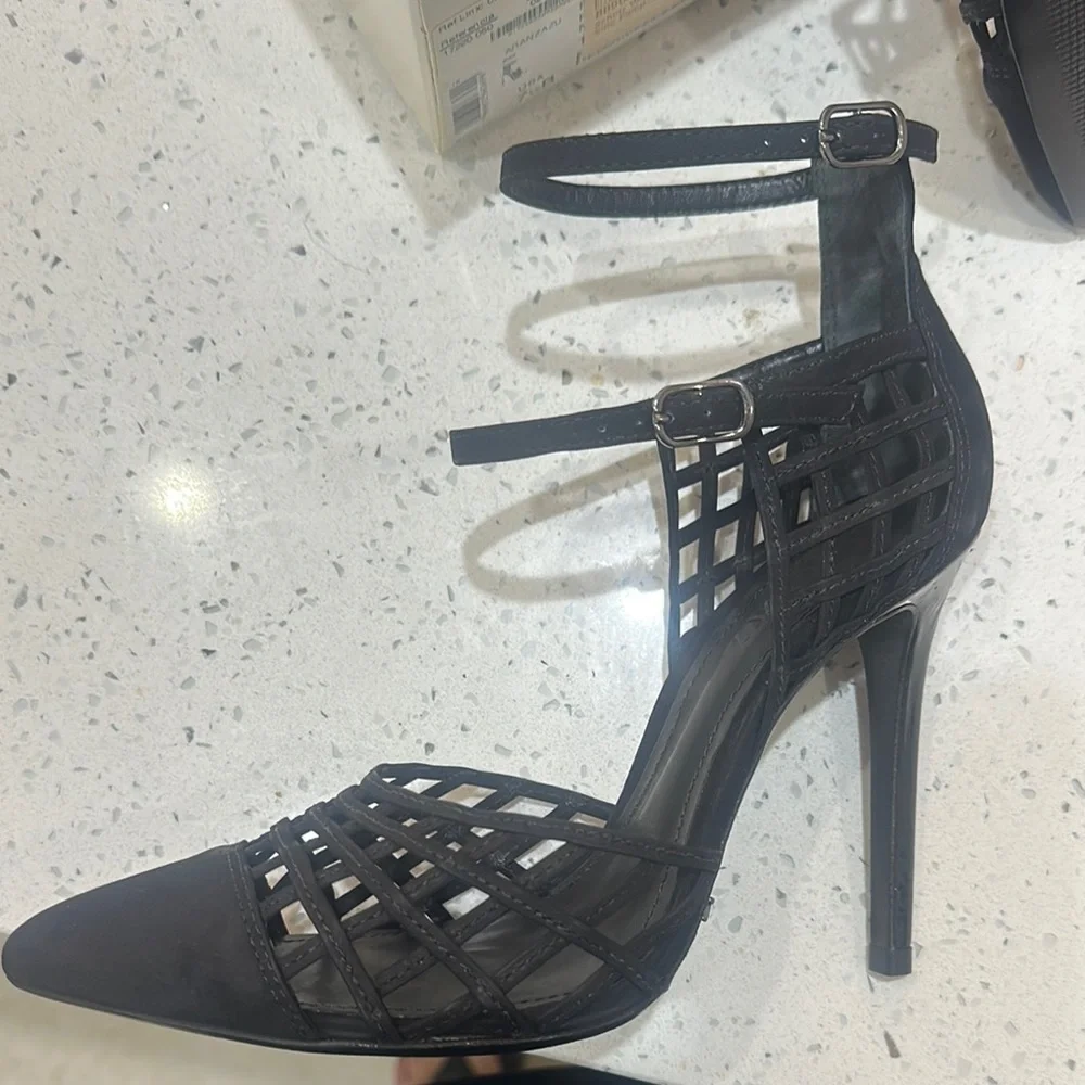 NIB Schutz Aranzazu Black Suede - size 7.5 (never worn). Included shoe bag.